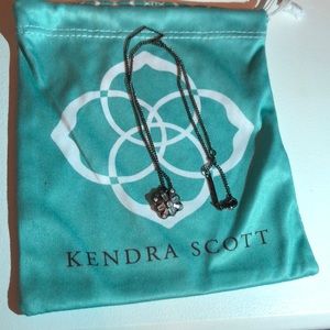 Kendra Scott necklace